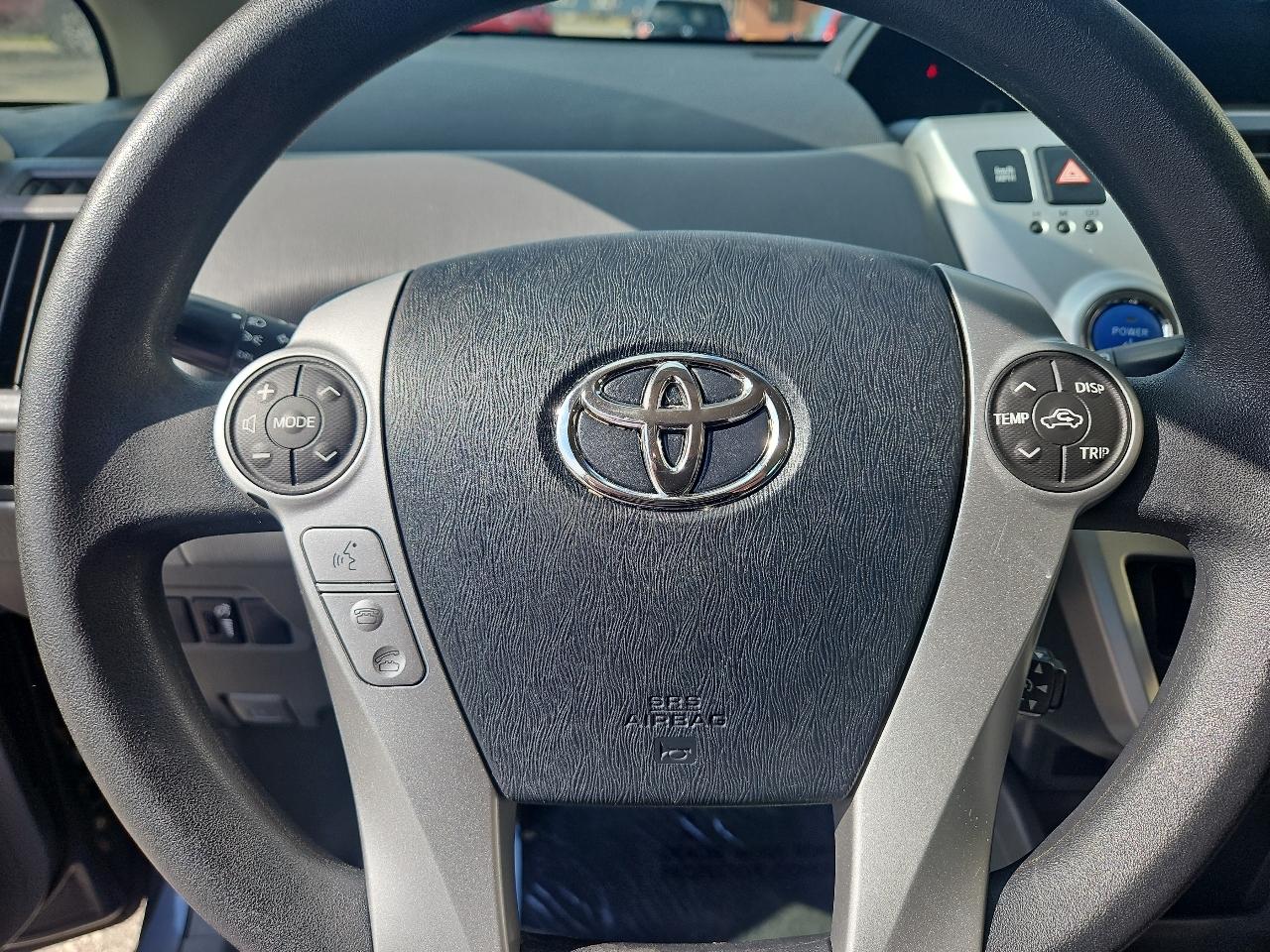 Toyota Prius V 5dr Wgn Three (Natl) 2014
