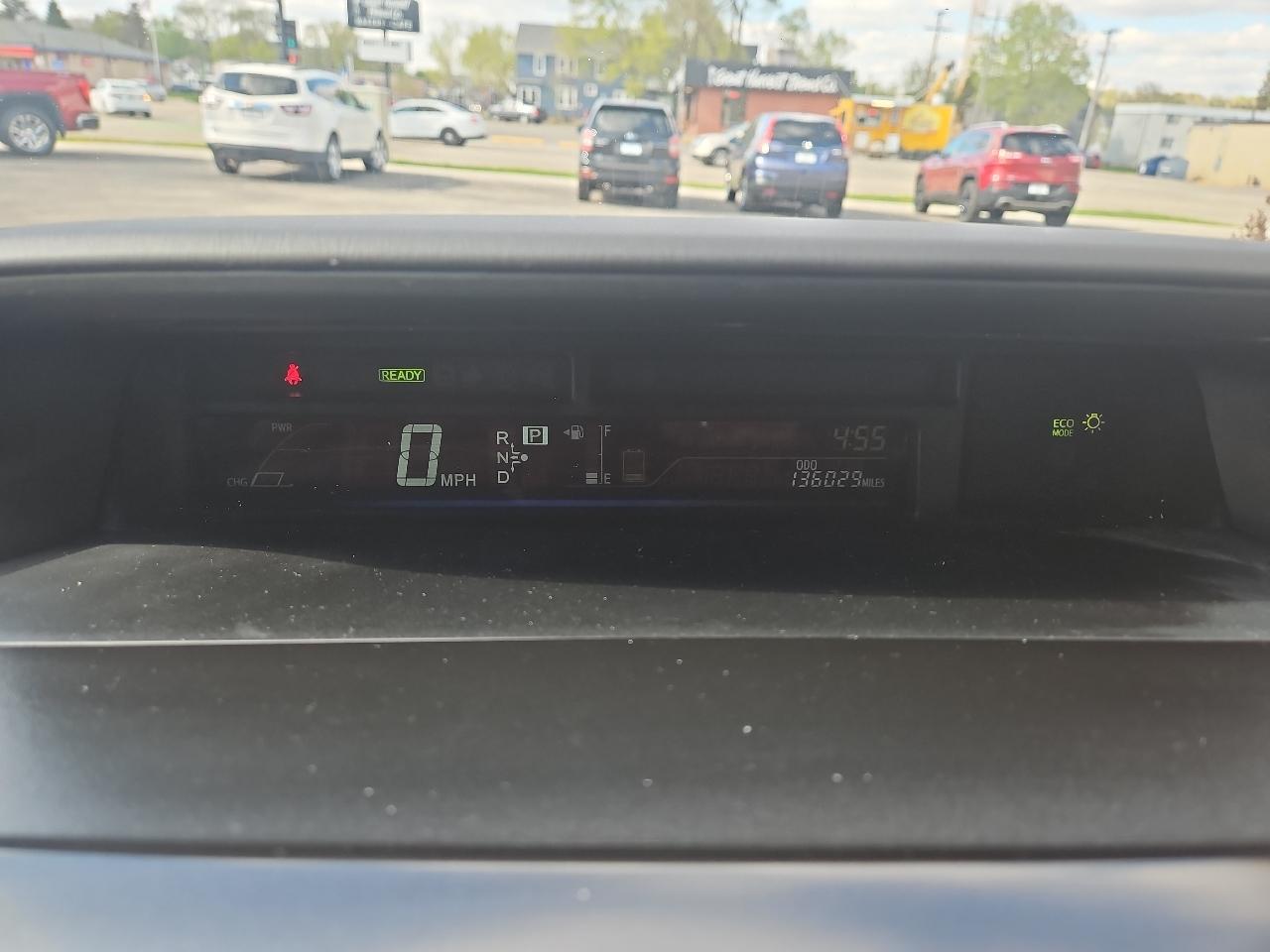 Toyota Prius V 5dr Wgn Three (Natl) 2014