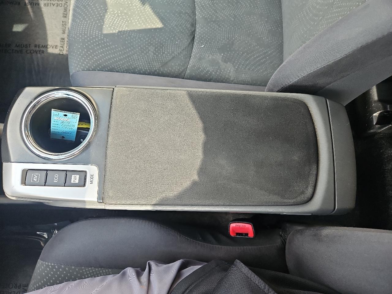 Toyota Prius V 5dr Wgn Three (Natl) 2014