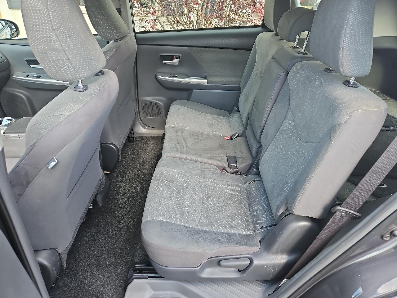 Toyota Prius V 5dr Wgn Three (Natl) 2014