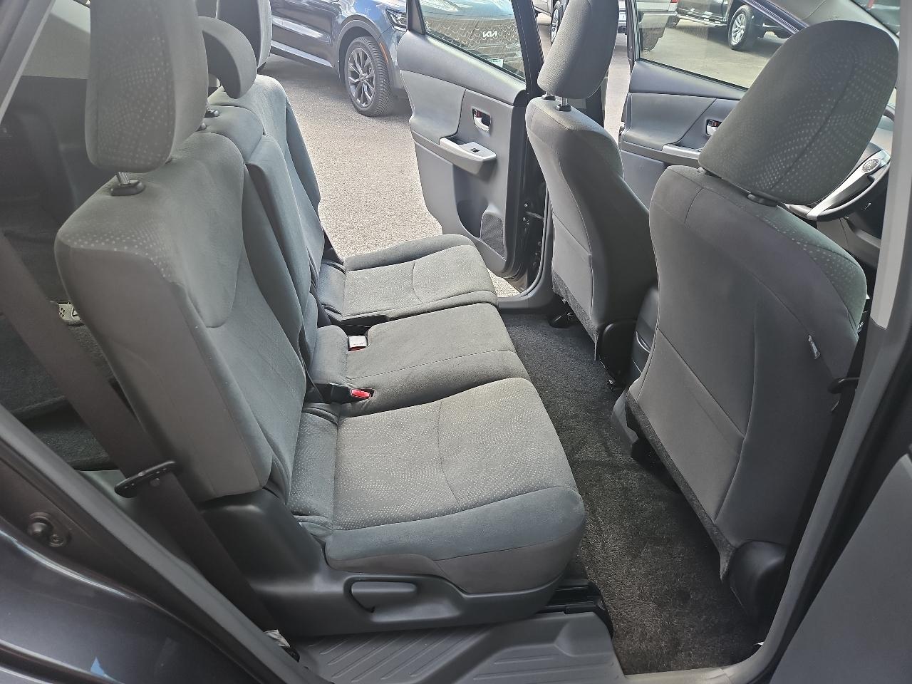 Toyota Prius V 5dr Wgn Three (Natl) 2014