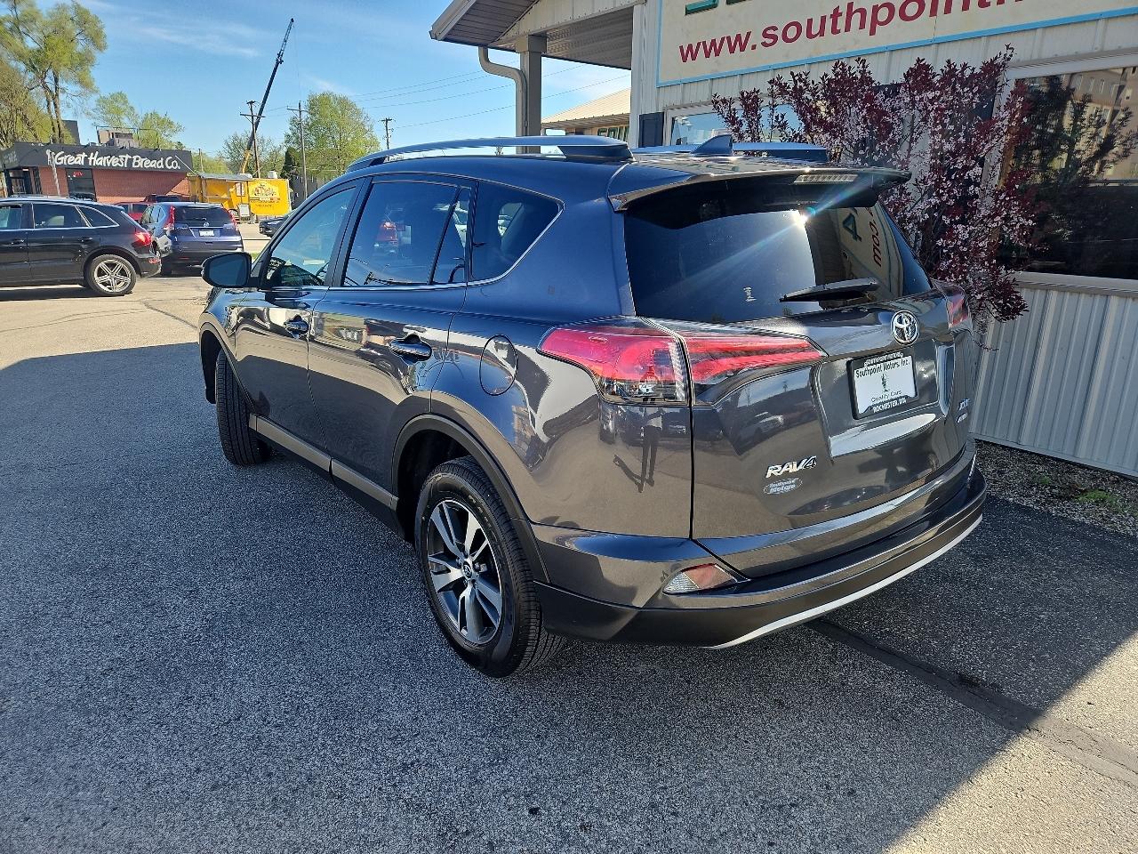 Toyota RAV4 Adventure AWD (Natl) 2018