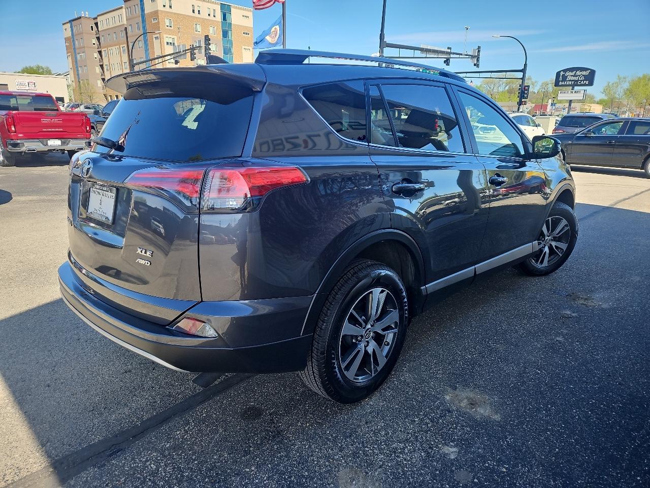 Toyota RAV4 Adventure AWD (Natl) 2018