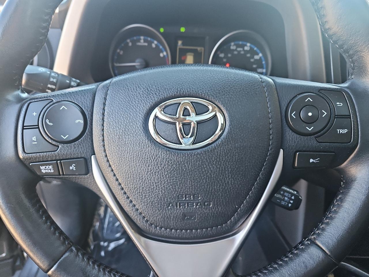 Toyota RAV4 Adventure AWD (Natl) 2018