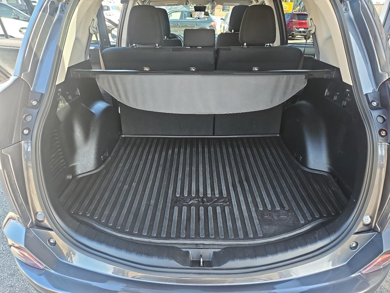 Toyota RAV4 Adventure AWD (Natl) 2018