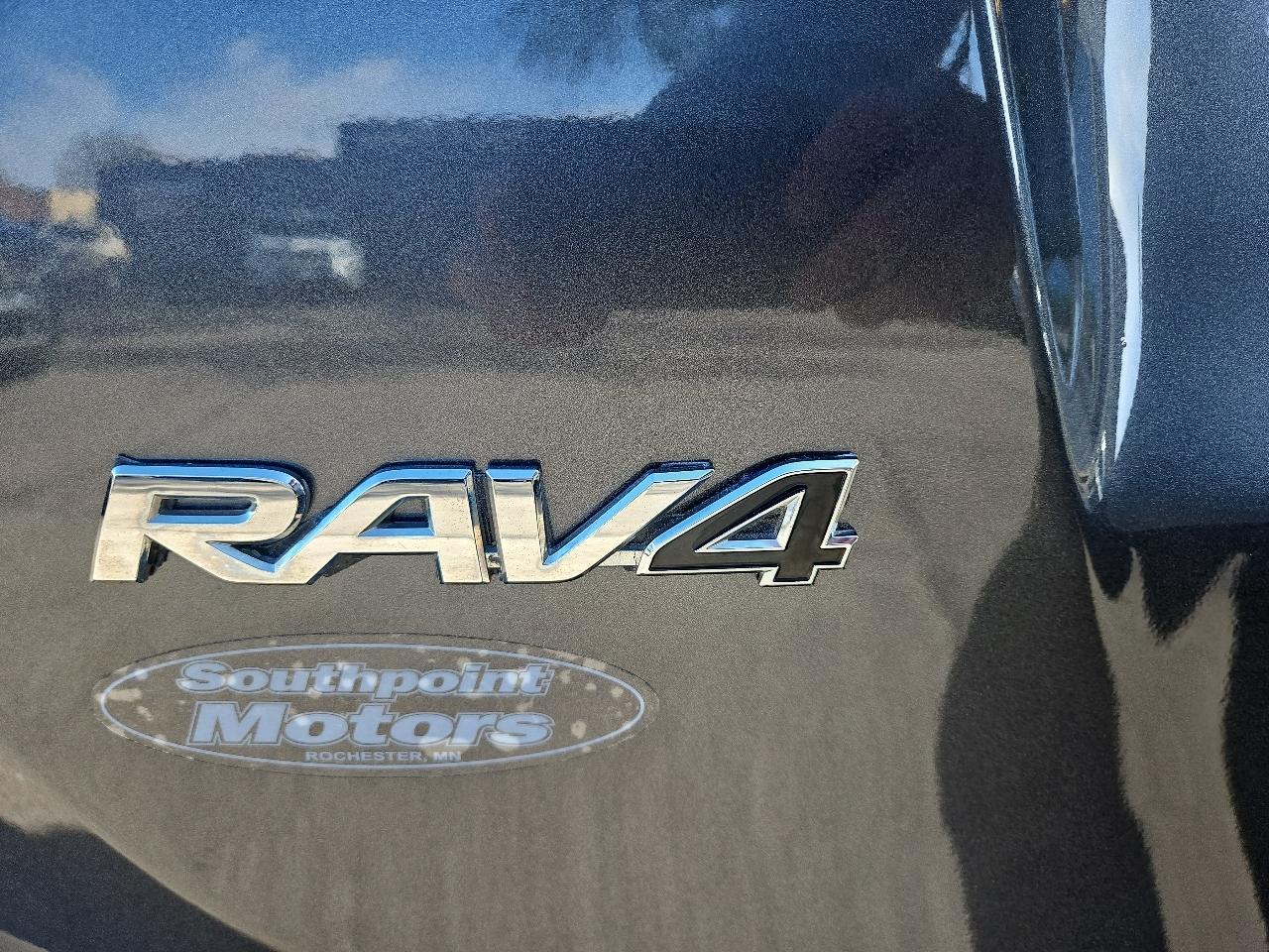 Toyota RAV4 Adventure AWD (Natl) 2018