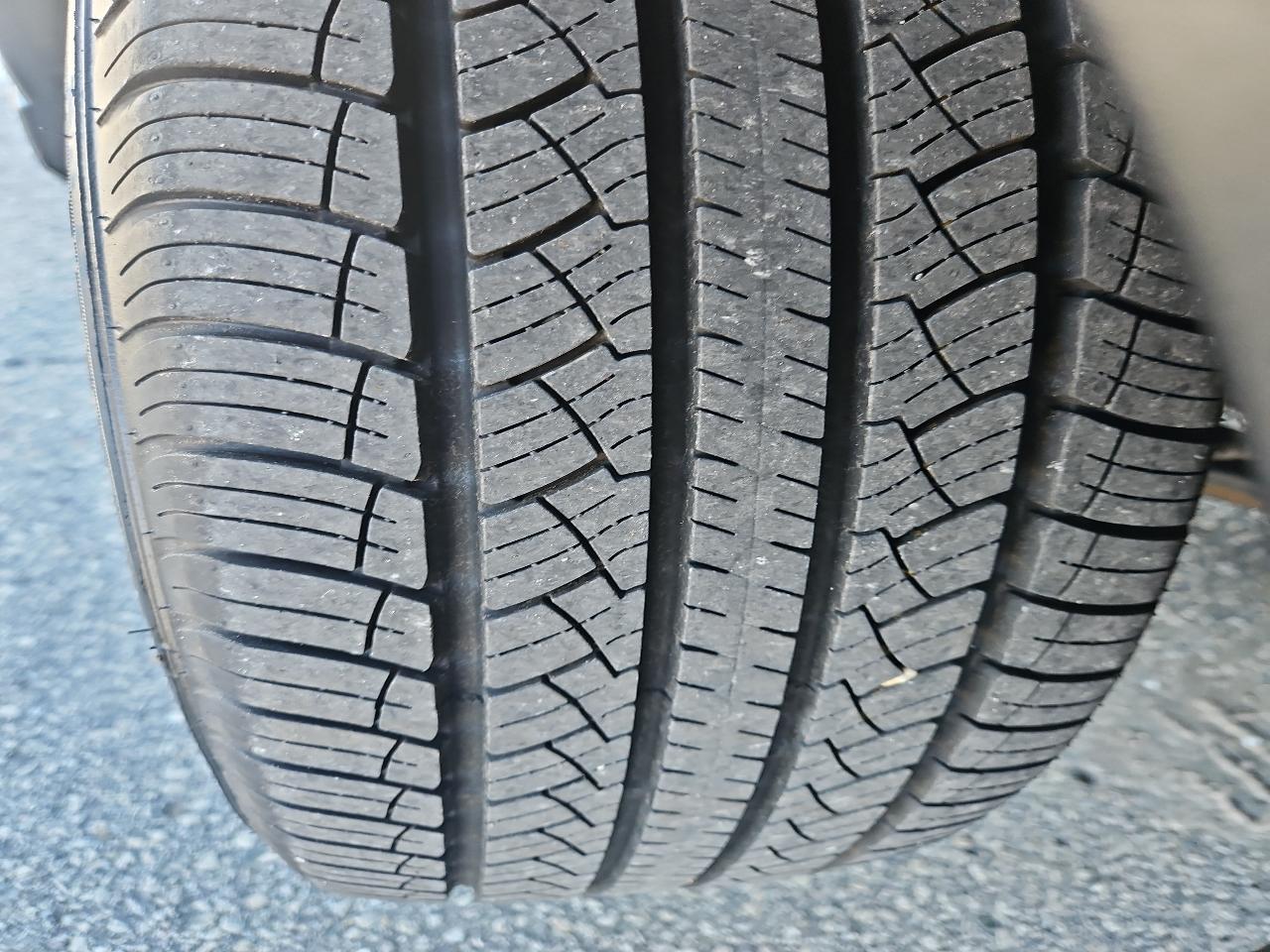 Toyota RAV4 Adventure AWD (Natl) 2018