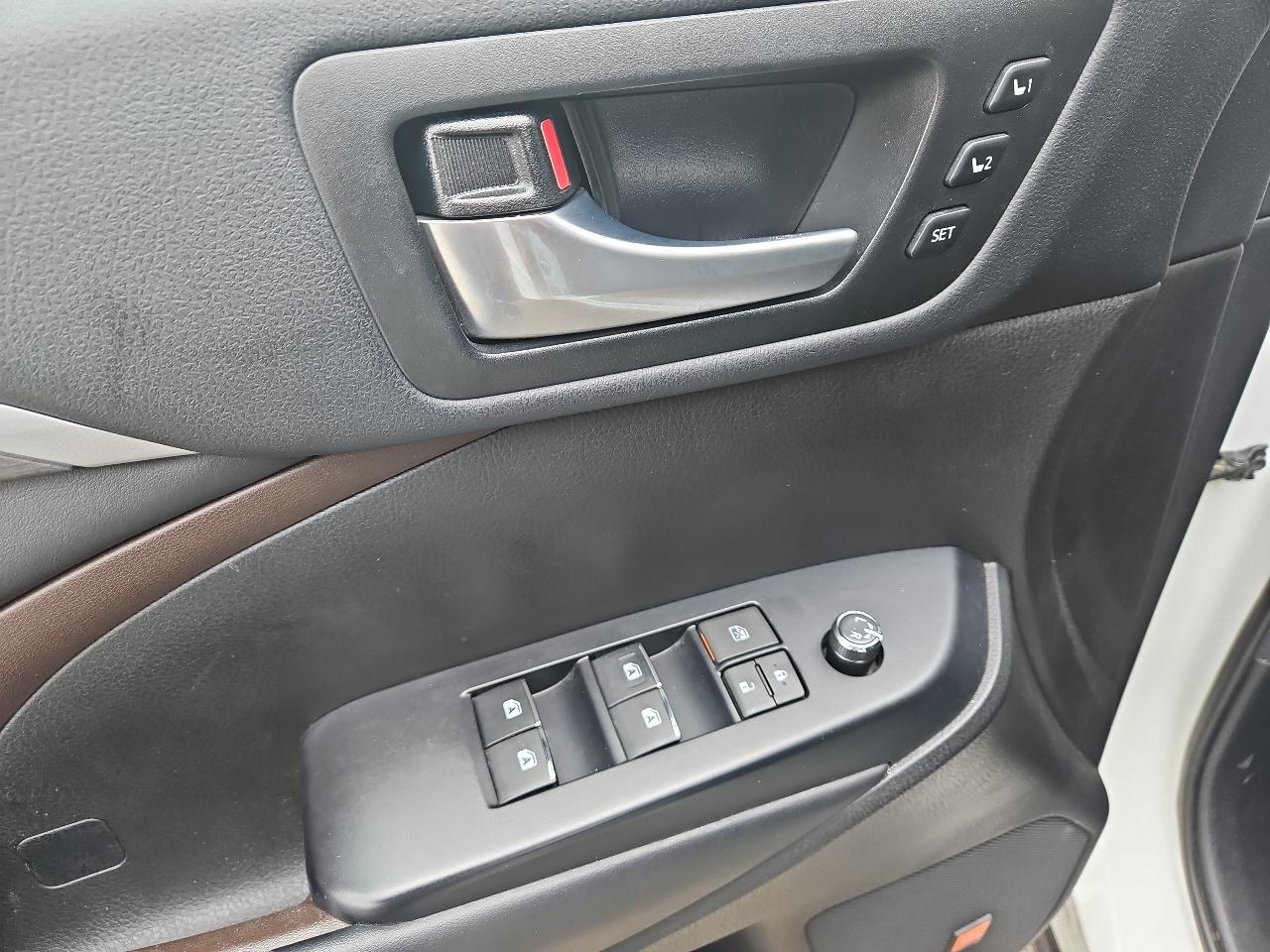 Toyota Highlander Limited V6 AWD (Natl) 2018