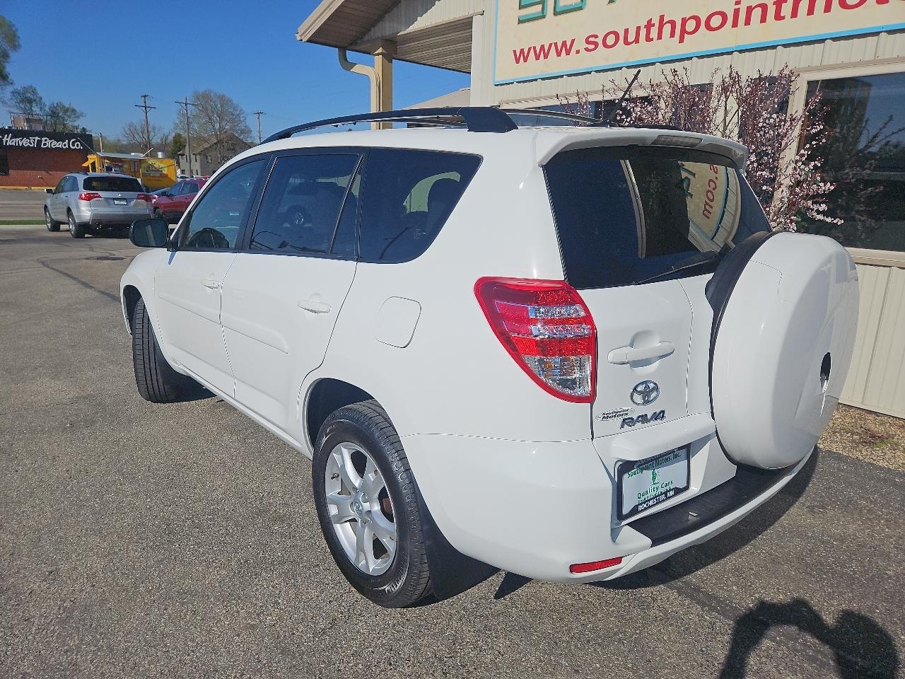 Toyota RAV4 FWD 4dr I4 (Natl) 2012