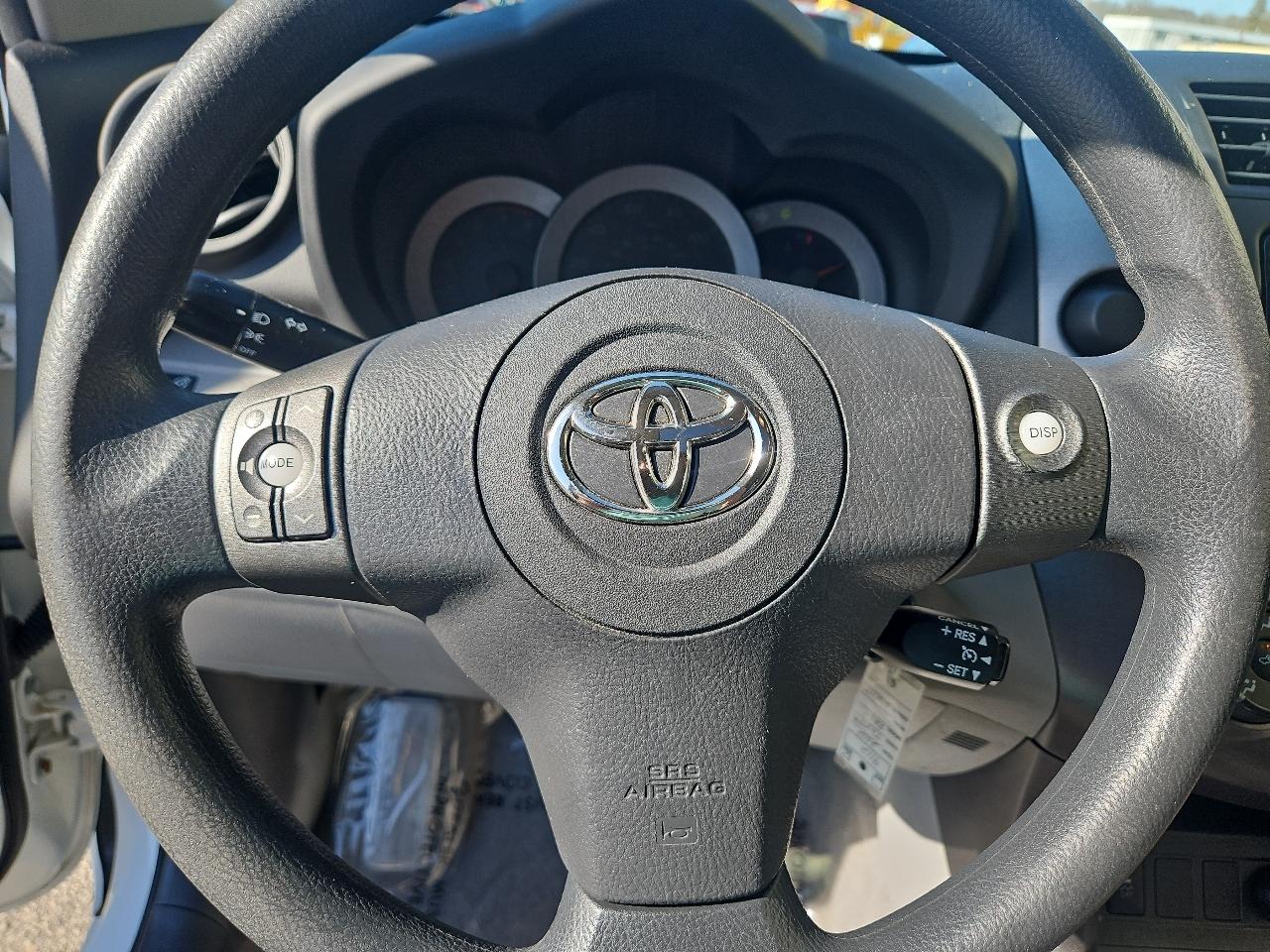 Toyota RAV4 FWD 4dr I4 (Natl) 2012