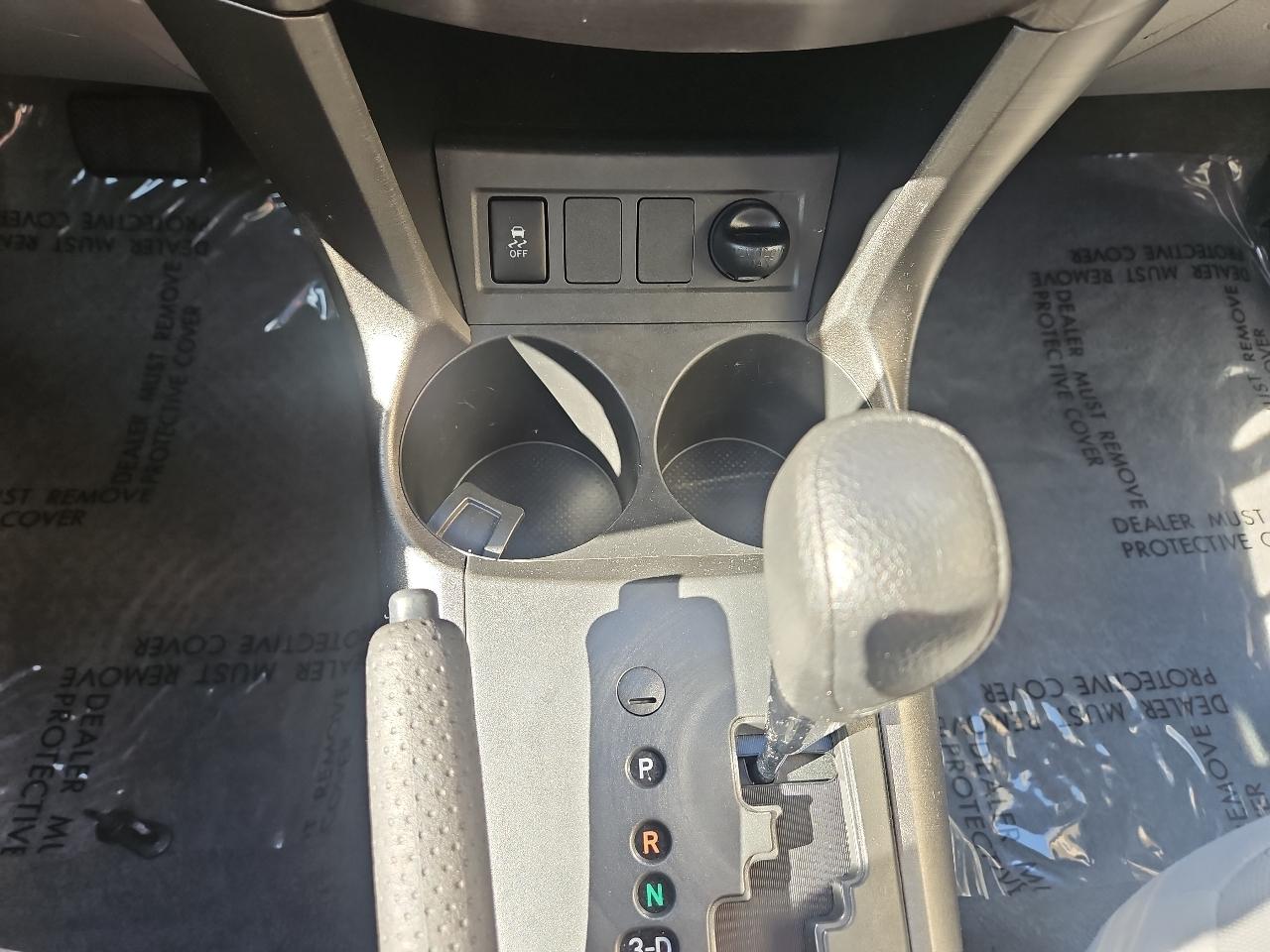 Toyota RAV4 FWD 4dr I4 (Natl) 2012