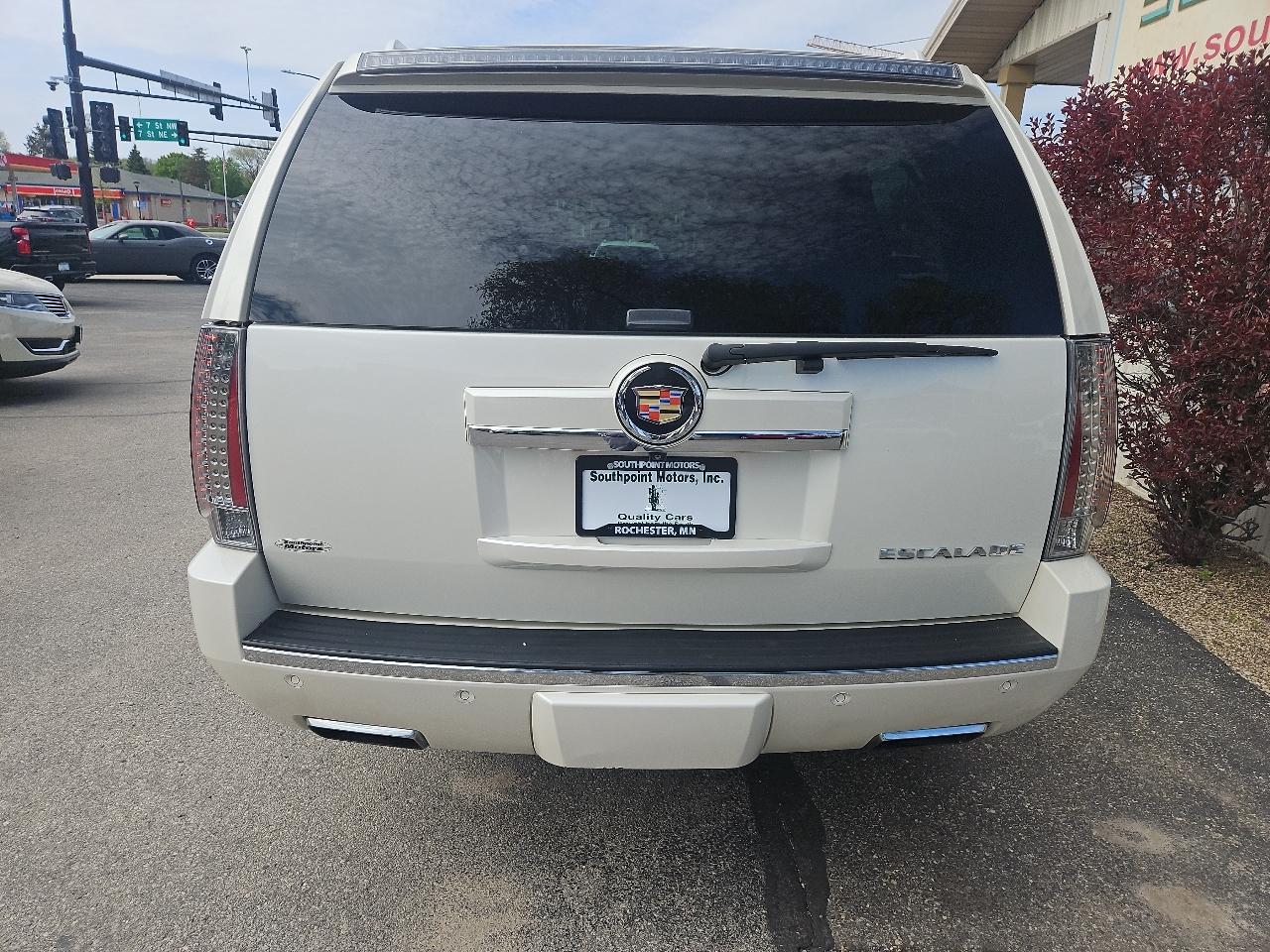 Cadillac Escalade ESV AWD 4dr Premium 2014