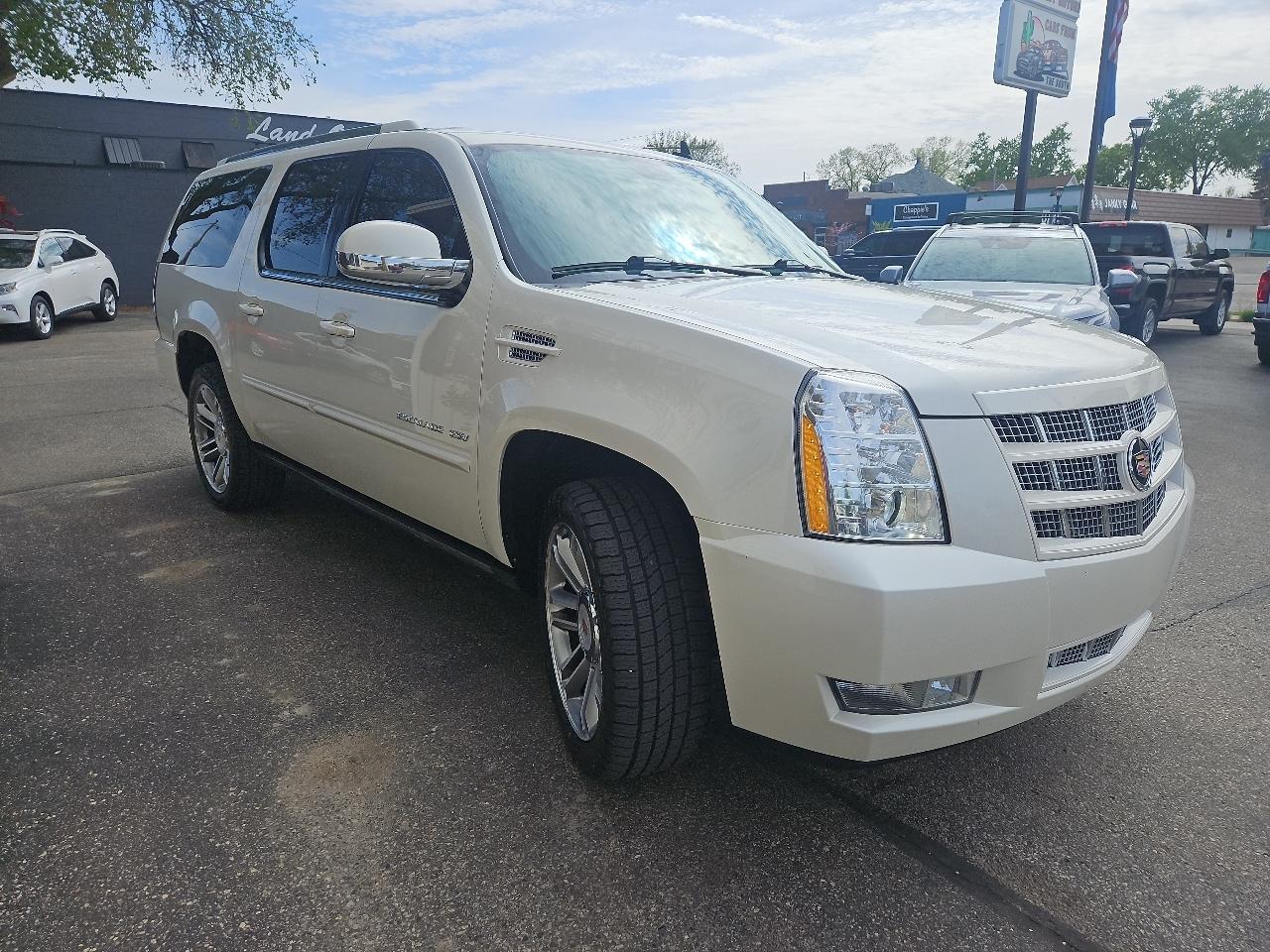 Cadillac Escalade ESV AWD 4dr Premium 2014
