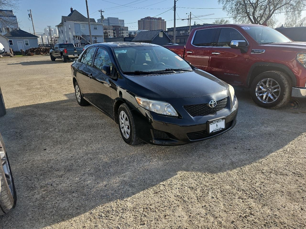 Toyota Corolla 4dr Sdn Man (Natl) 2010
