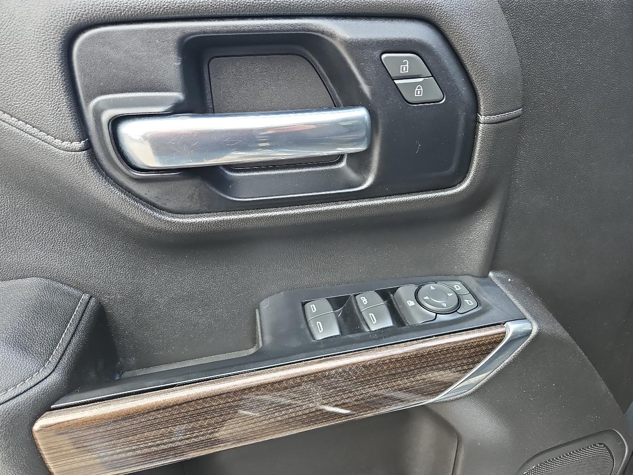 Chevrolet Silverado 1500 4WD Crew Cab 147" RST 2019