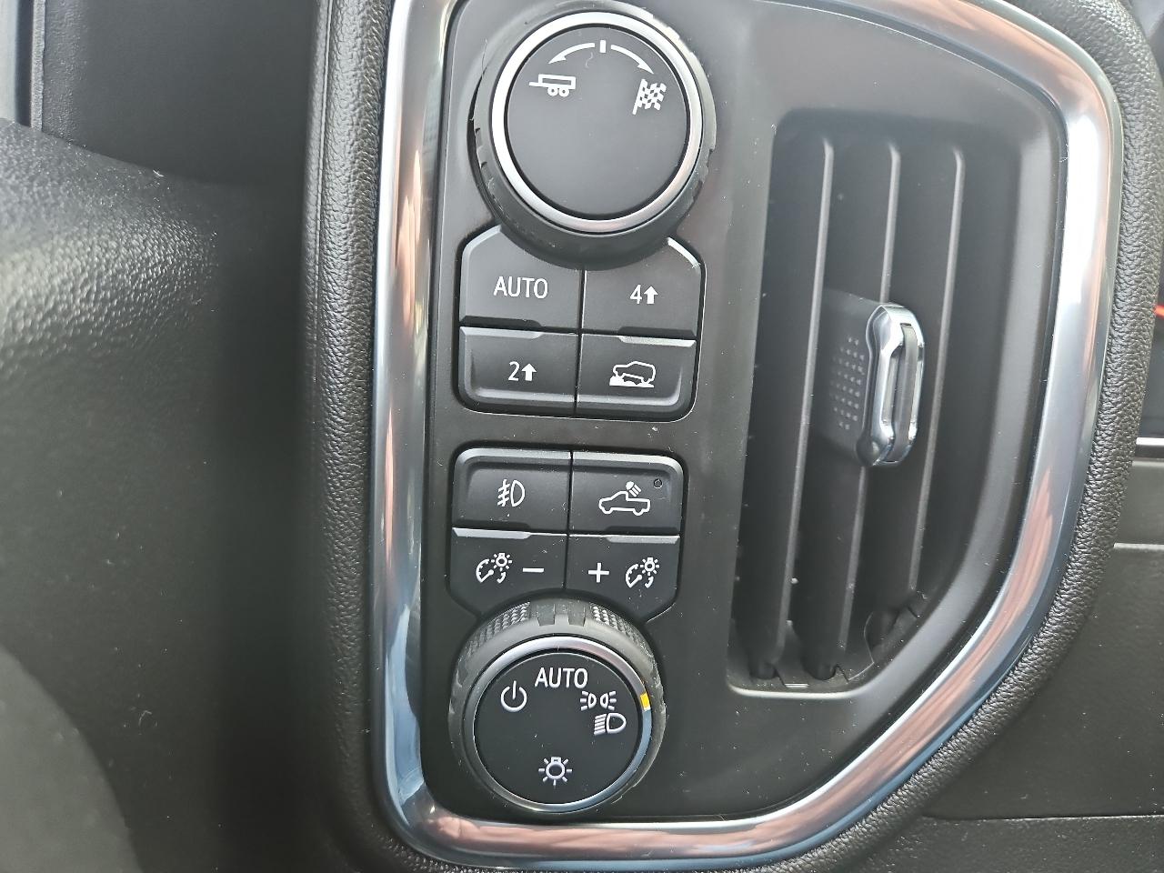Chevrolet Silverado 1500 4WD Crew Cab 147" RST 2019