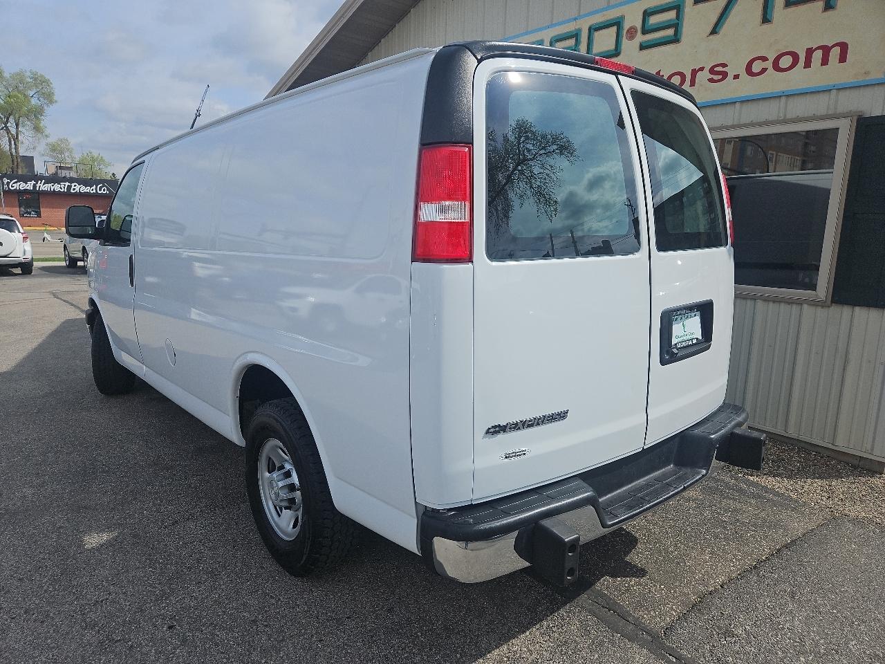 Chevrolet Express Cargo Van RWD 2500 135" 2018