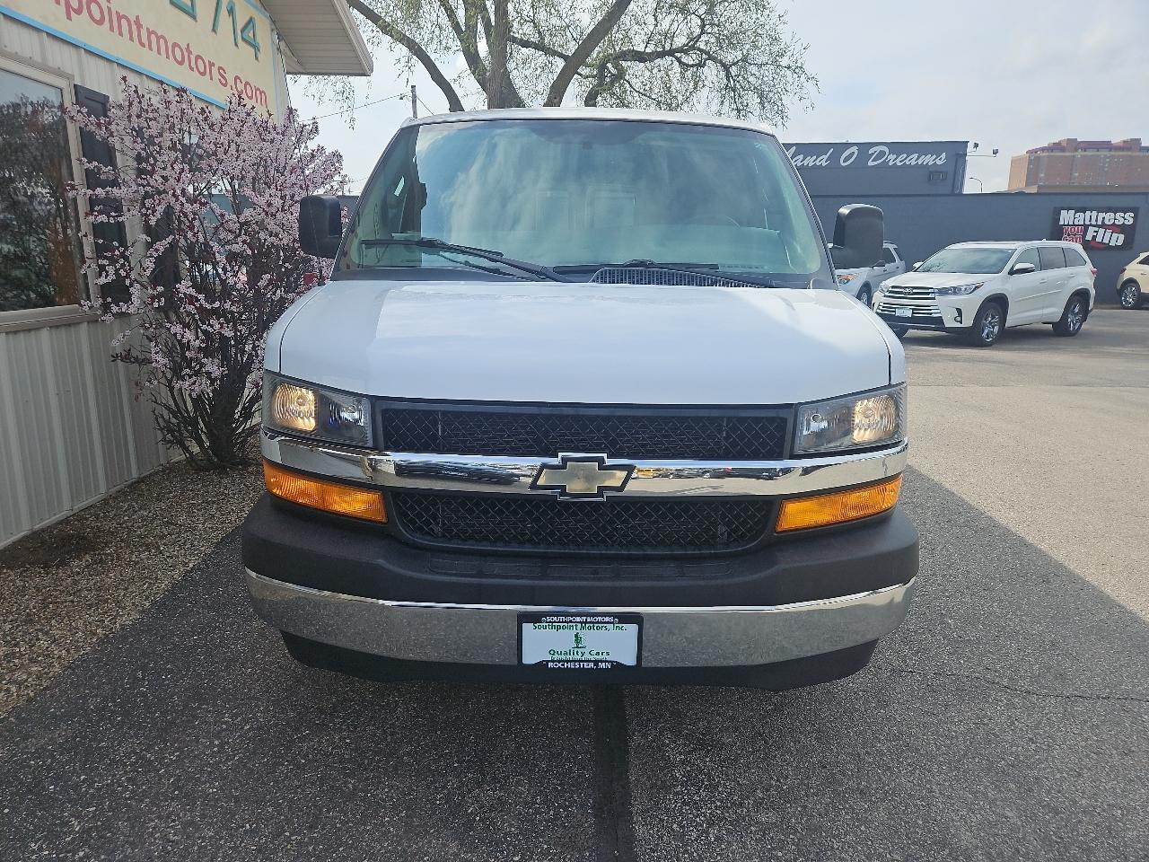 Chevrolet Express Cargo Van RWD 2500 135" 2018