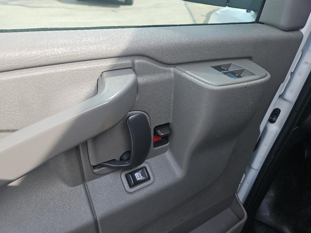 Chevrolet Express Cargo Van RWD 2500 135" 2018