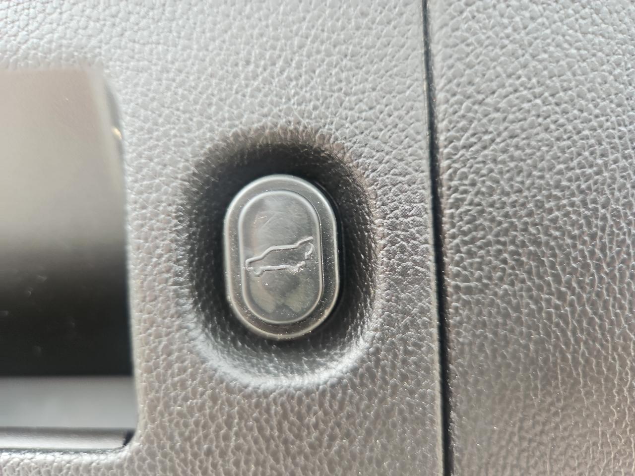 GMC Yukon 4WD 4dr Denali 2017