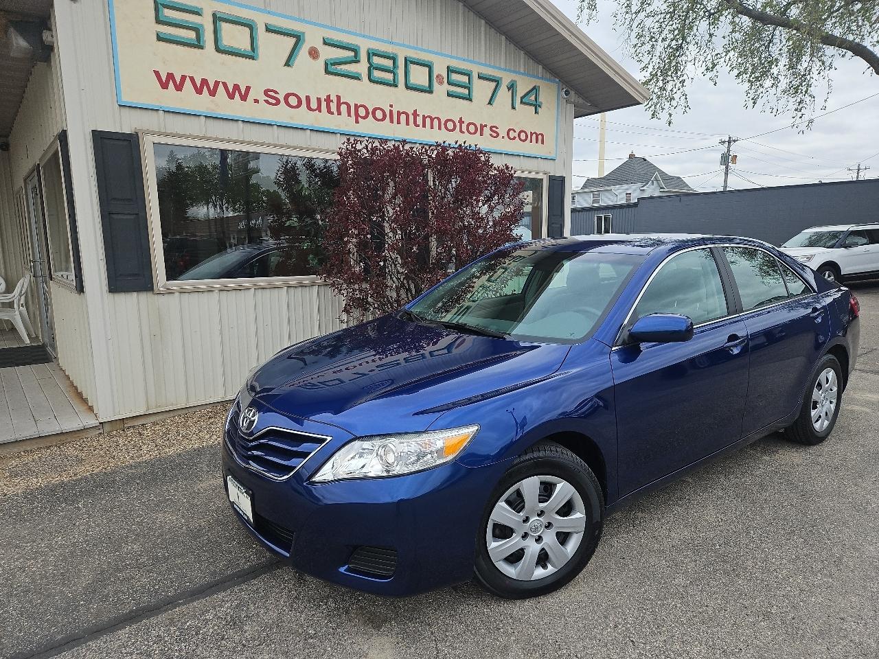 2011 Toyota Camry 4dr Sdn I4 Man LE (Natl)