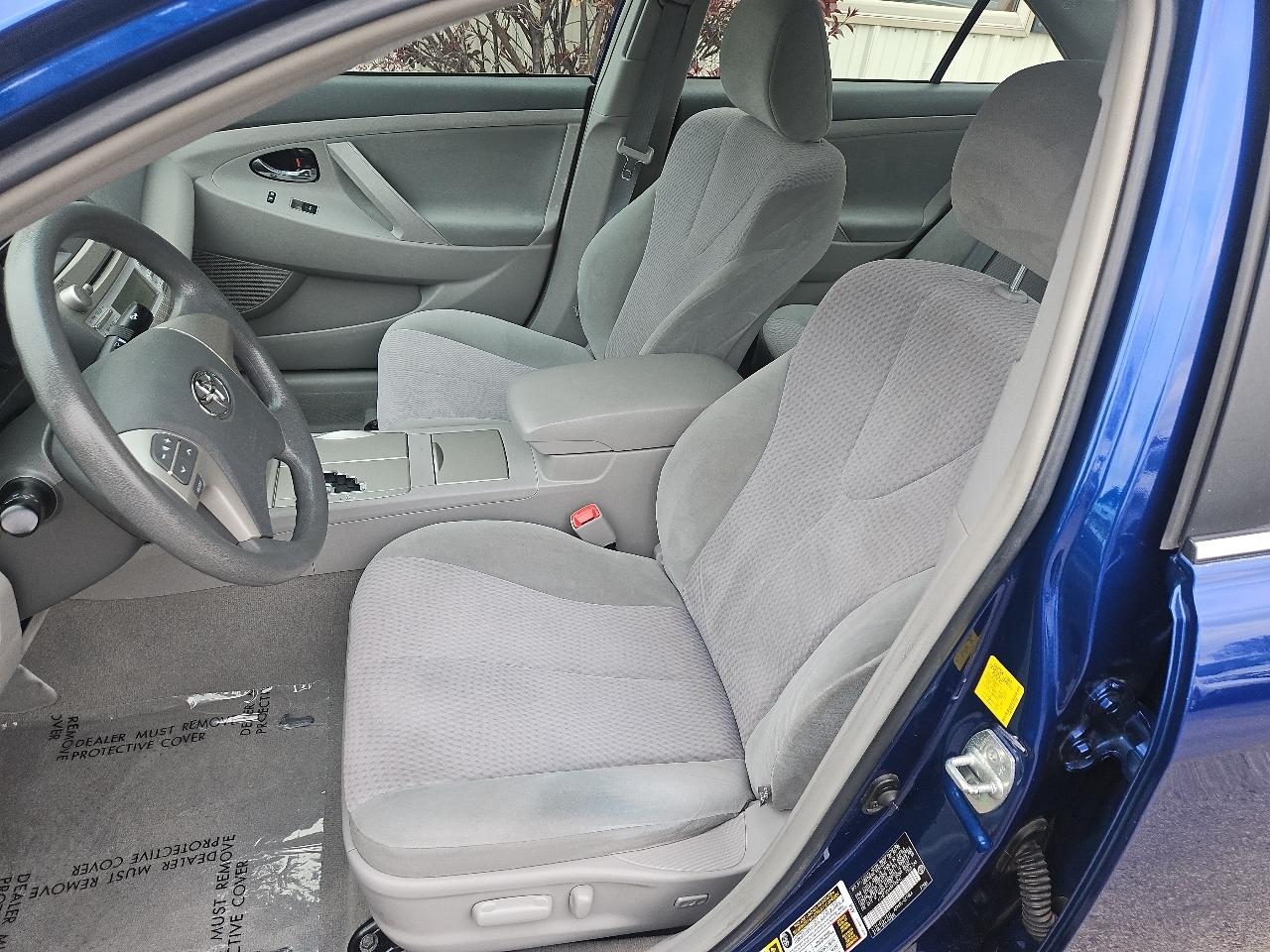 Toyota Camry 4dr Sdn I4 Man LE (Natl) 2011