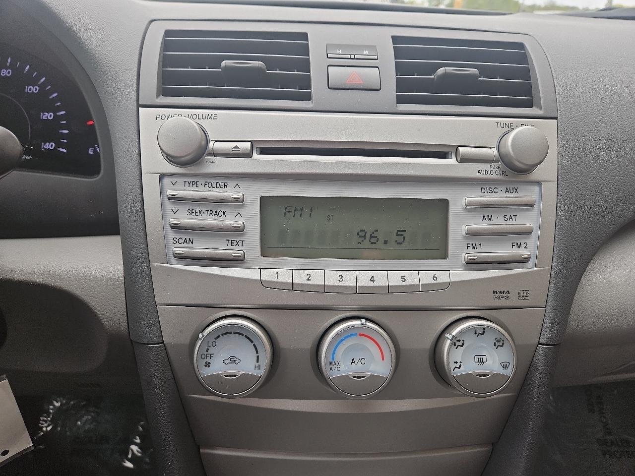Toyota Camry 4dr Sdn I4 Man LE (Natl) 2011