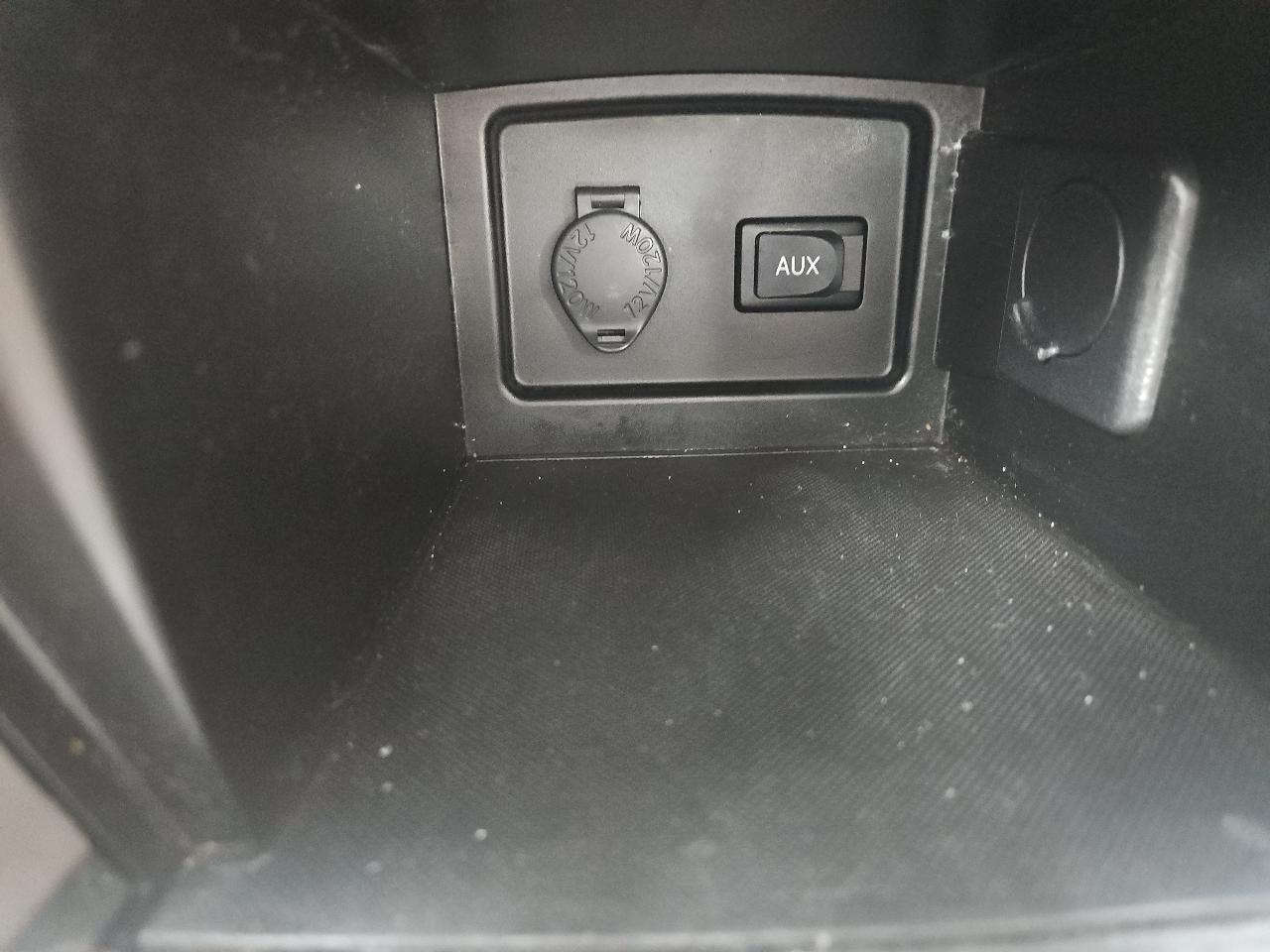 Toyota Camry 4dr Sdn I4 Man LE (Natl) 2011
