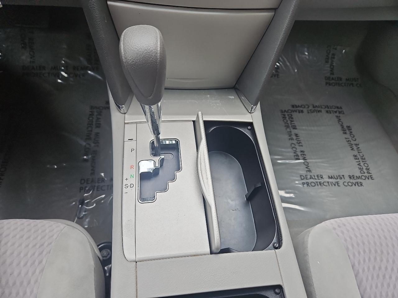 Toyota Camry 4dr Sdn I4 Man LE (Natl) 2011