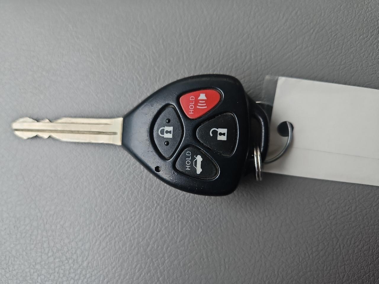 Toyota Camry 4dr Sdn I4 Man LE (Natl) 2011