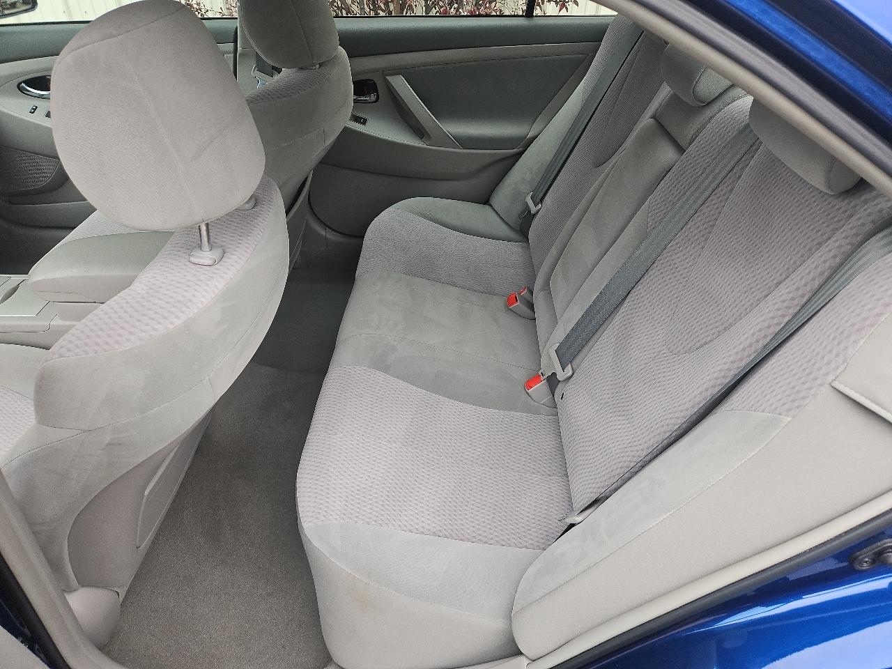 Toyota Camry 4dr Sdn I4 Man LE (Natl) 2011