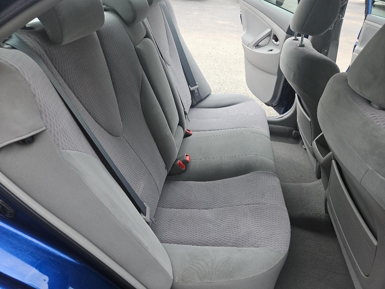 Toyota Camry 4dr Sdn I4 Man LE (Natl) 2011