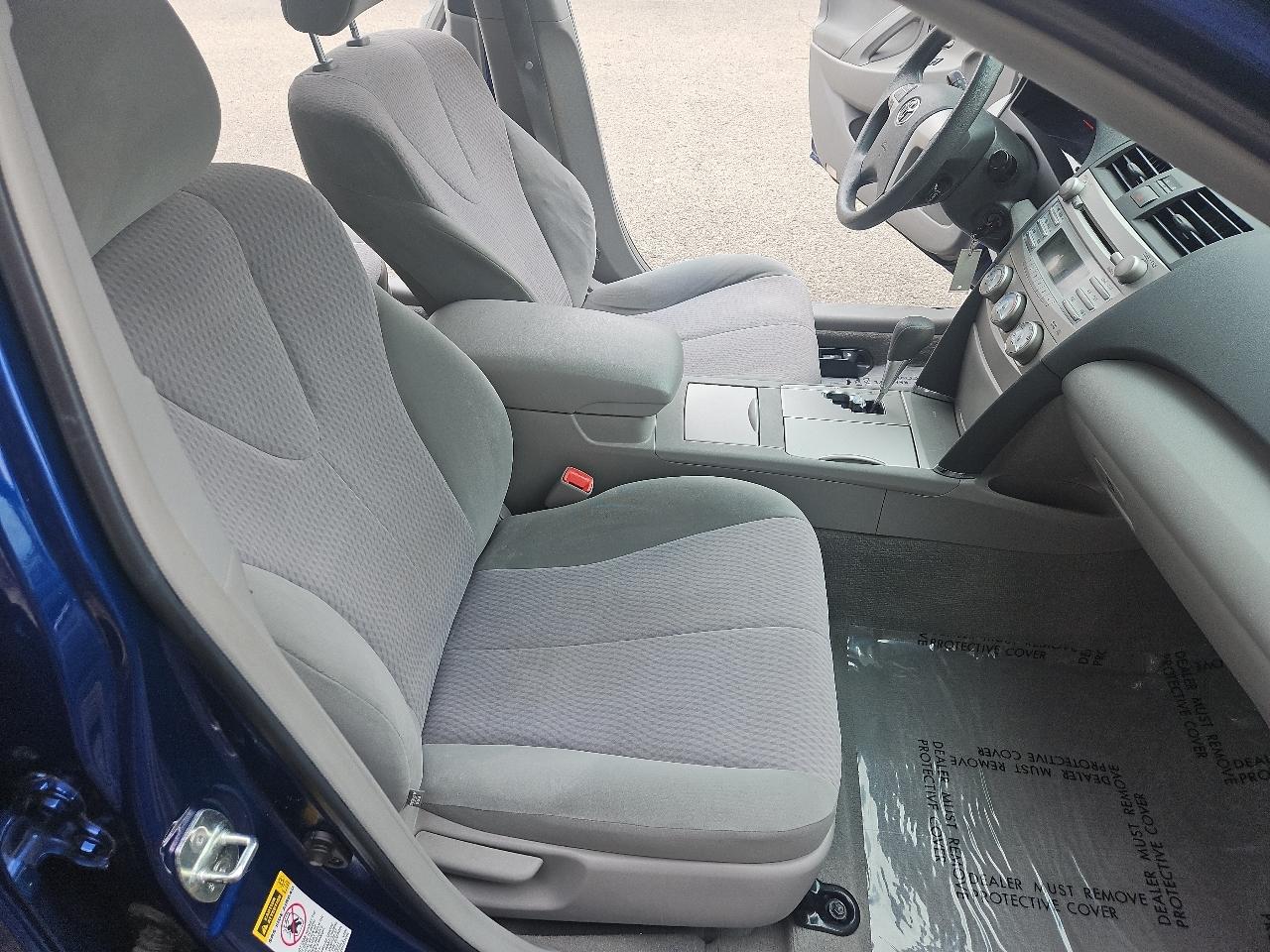 Toyota Camry 4dr Sdn I4 Man LE (Natl) 2011