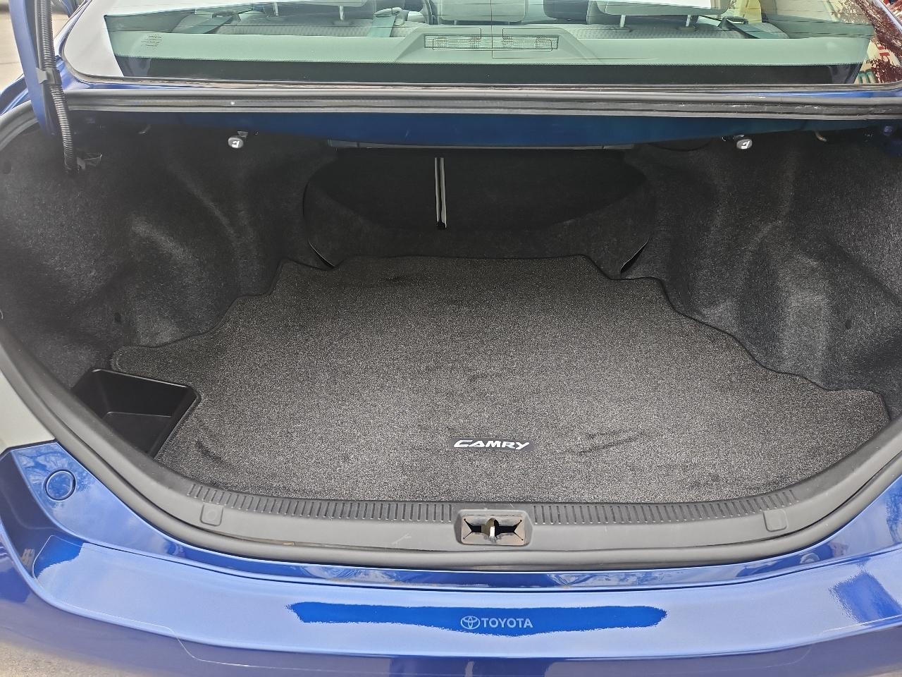 Toyota Camry 4dr Sdn I4 Man LE (Natl) 2011
