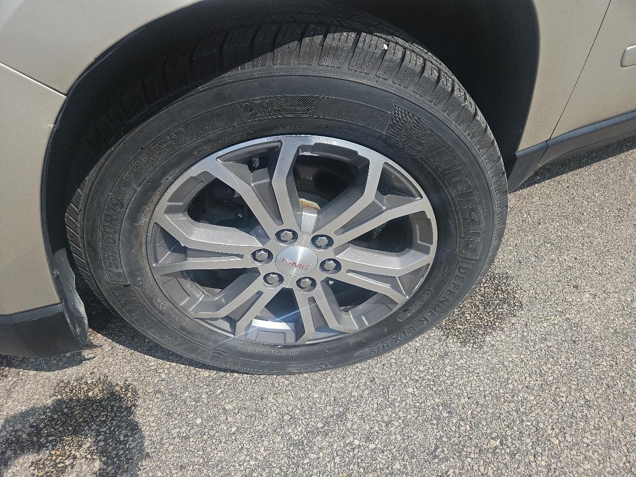 GMC Acadia AWD 4dr SLT w/SLT-1 2015