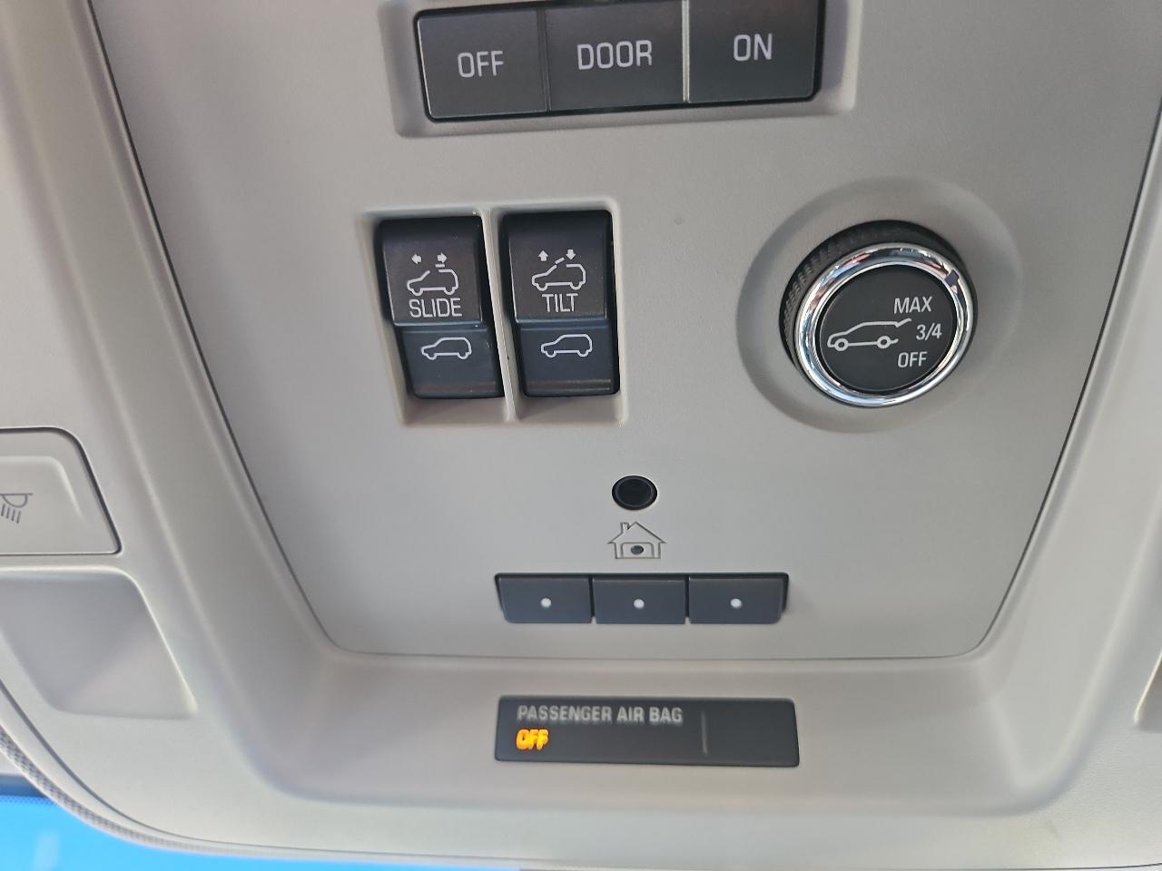 Chevrolet Suburban 4WD 4dr 1500 Premier 2018