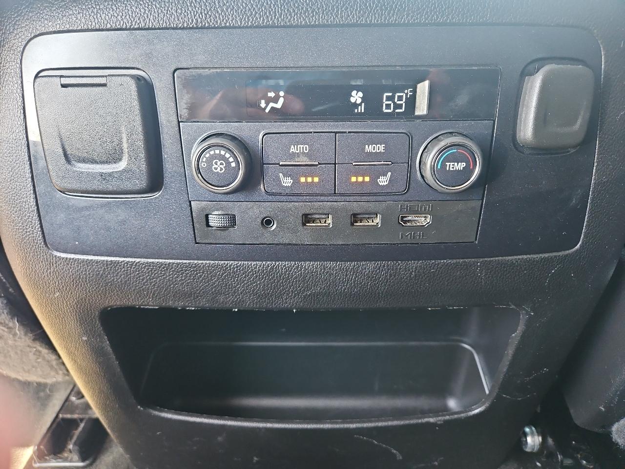 Chevrolet Suburban 4WD 4dr 1500 Premier 2018
