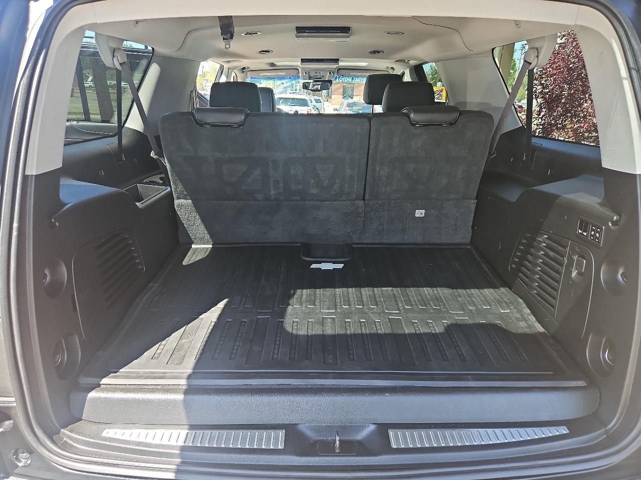 Chevrolet Suburban 4WD 4dr 1500 Premier 2018