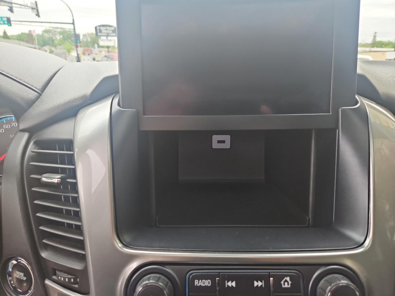Chevrolet Suburban 4WD 4dr 1500 LTZ 2016