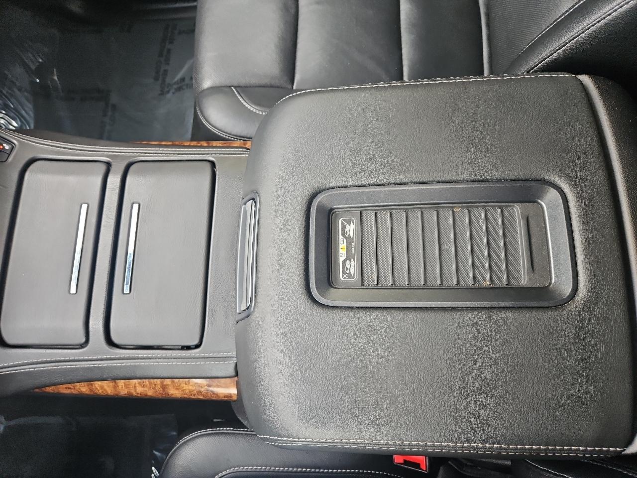 Chevrolet Suburban 4WD 4dr 1500 LTZ 2016