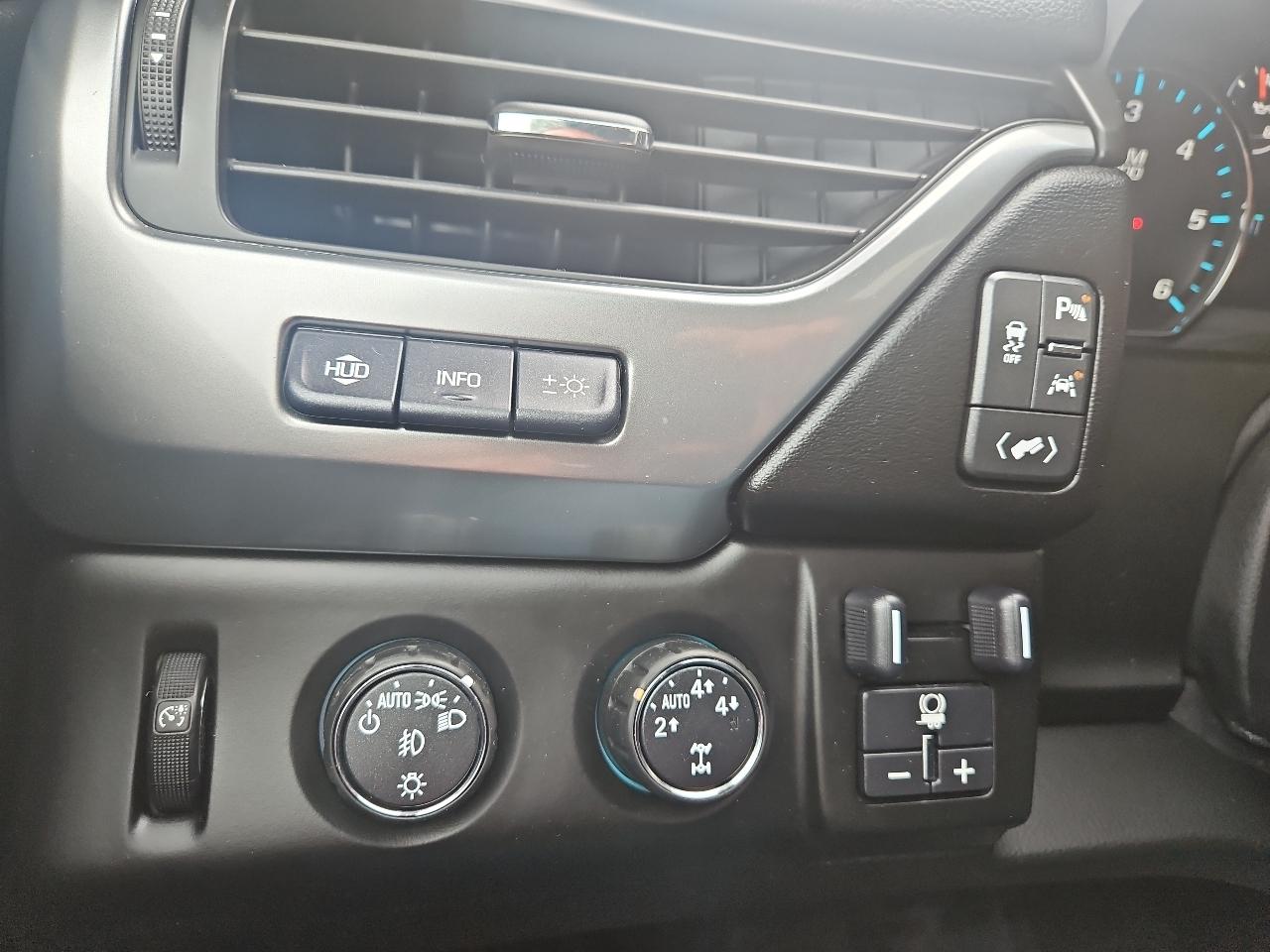Chevrolet Suburban 4WD 4dr 1500 LTZ 2016