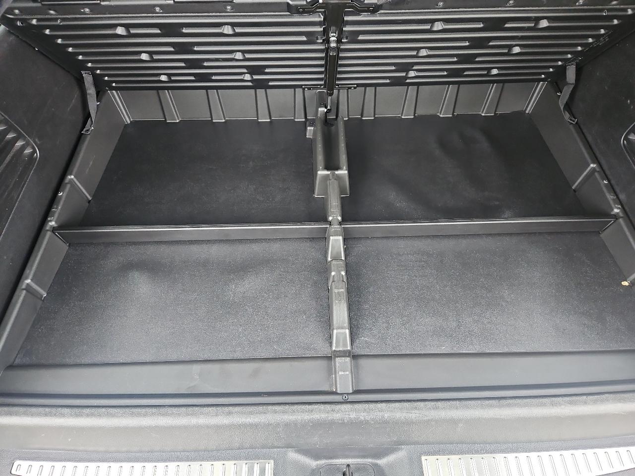 Chevrolet Suburban 4WD 4dr 1500 LTZ 2016