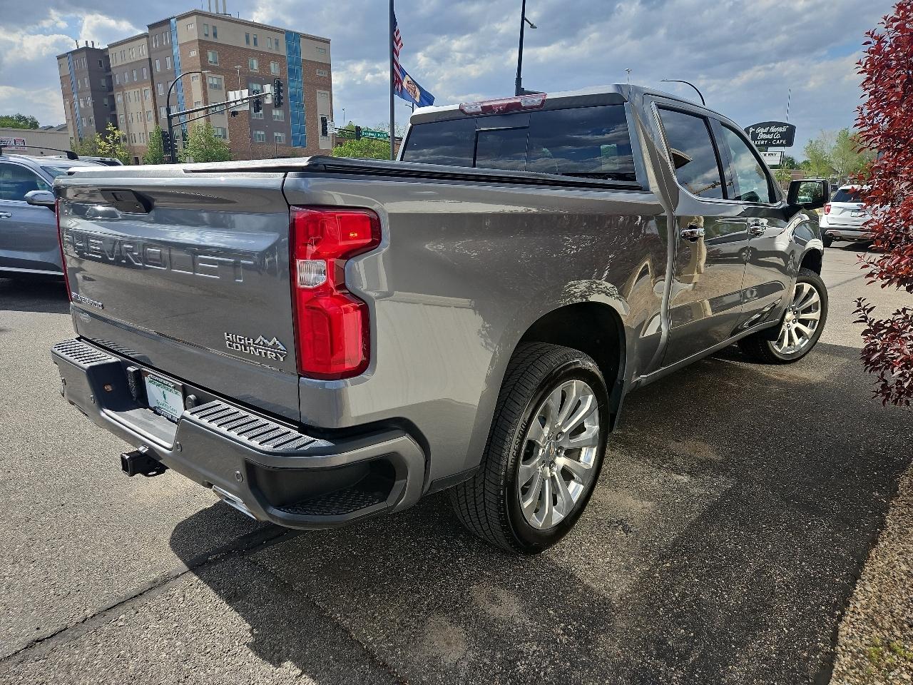 Chevrolet Silverado 1500 4WD Crew Cab 147" High Country 2021