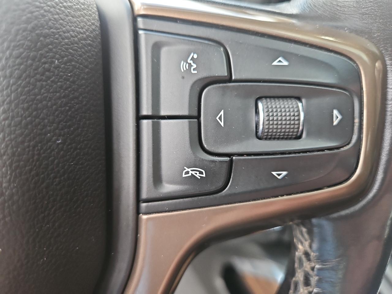 Chevrolet Silverado 1500 4WD Crew Cab 147" High Country 2021