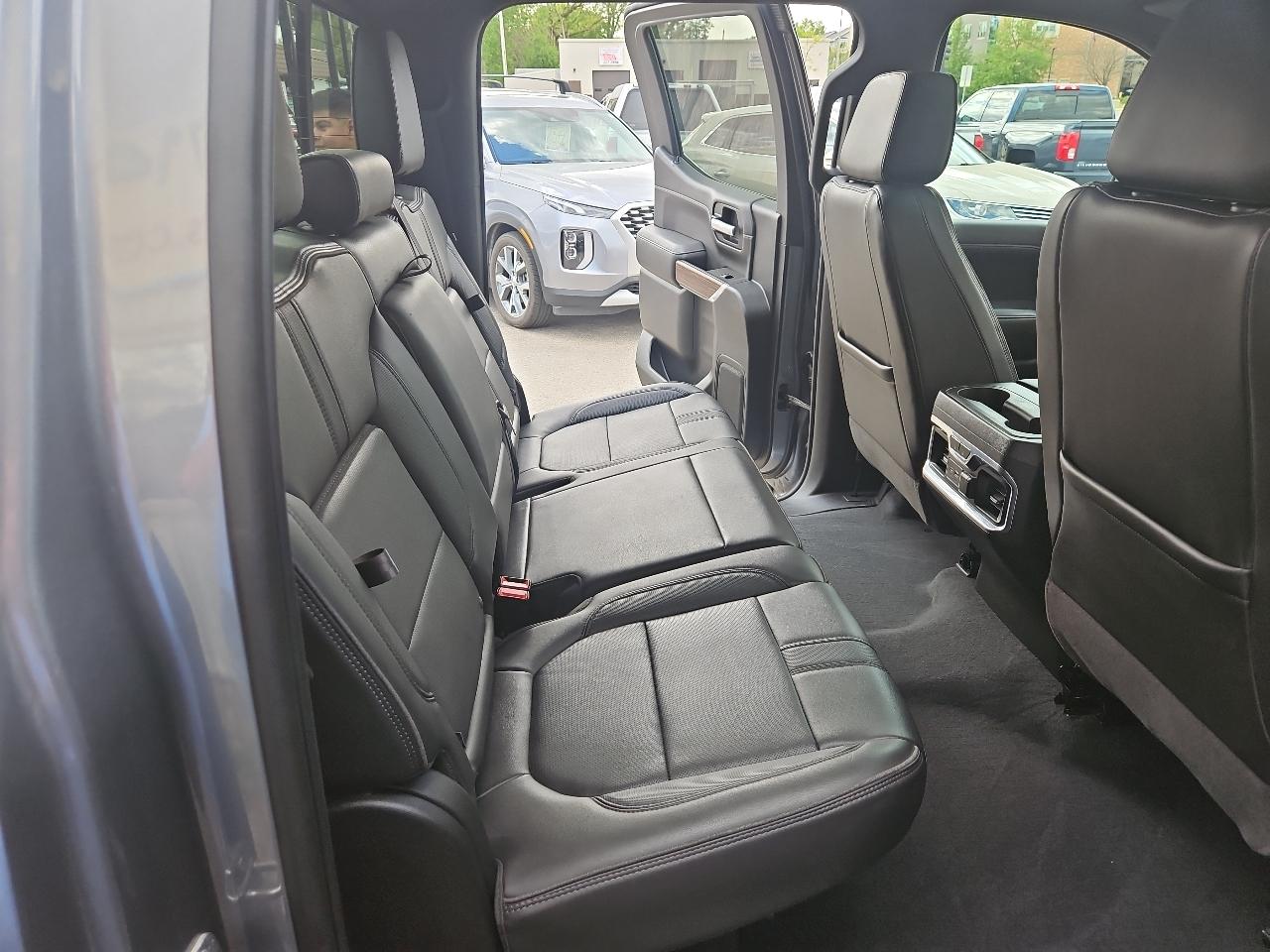 Chevrolet Silverado 1500 4WD Crew Cab 147" High Country 2021