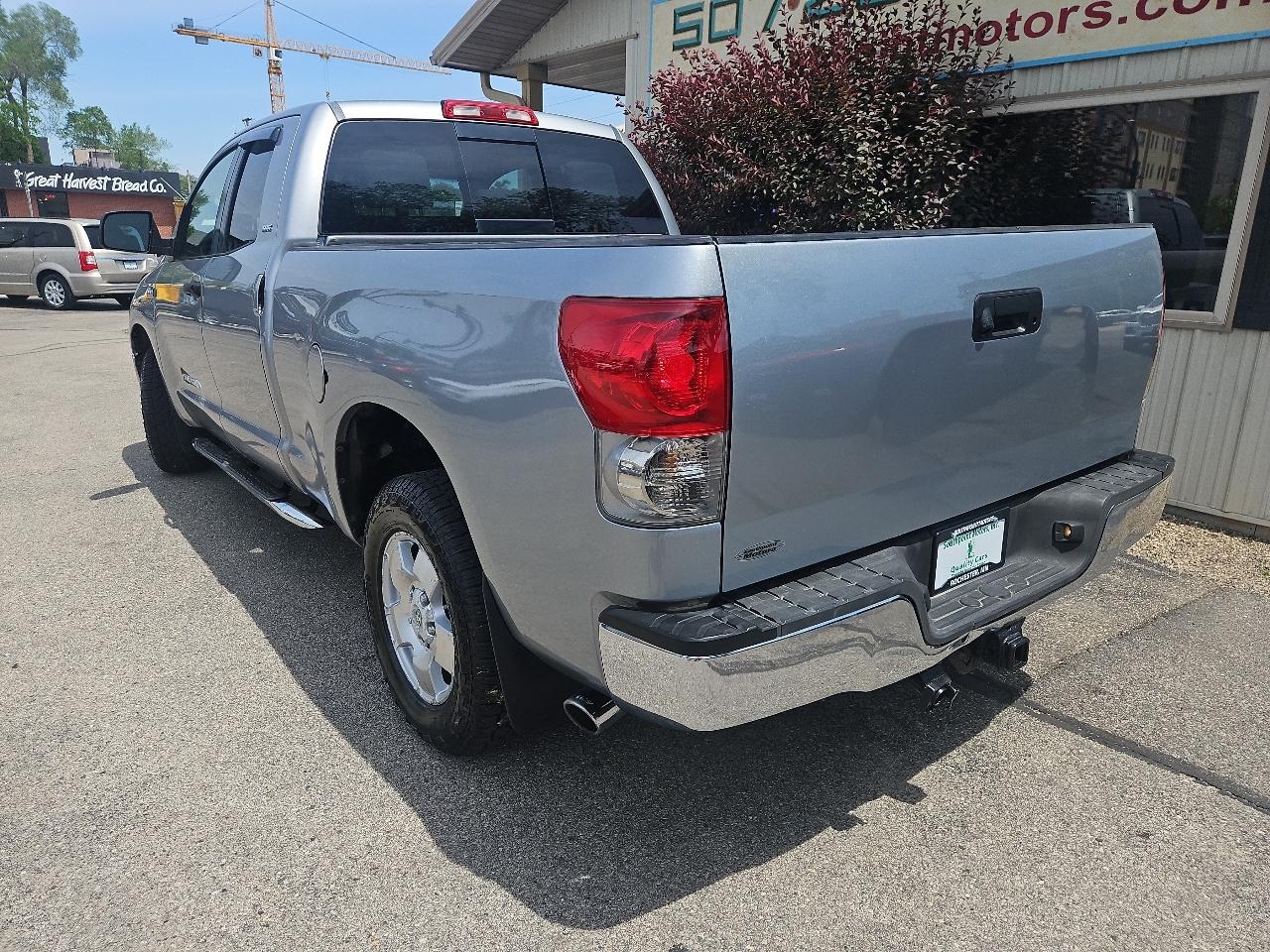 Toyota Tundra 4WD Double 145.7" 5.7L V8 SR5 (Natl 2007