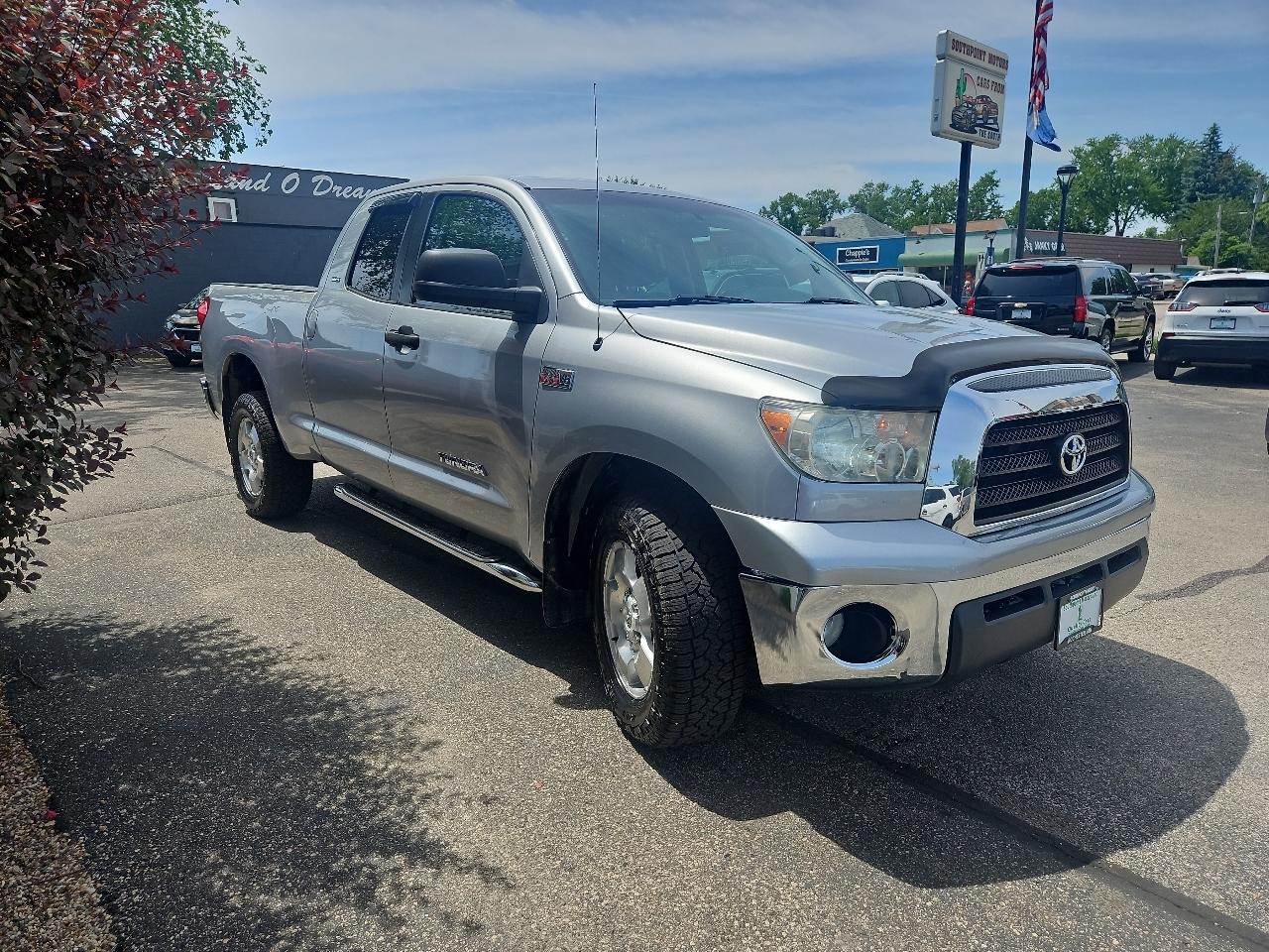 Toyota Tundra 4WD Double 145.7" 5.7L V8 SR5 (Natl 2007
