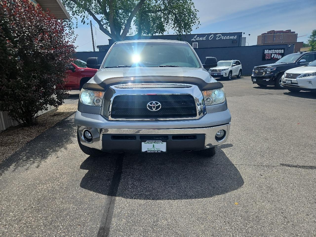 Toyota Tundra 4WD Double 145.7" 5.7L V8 SR5 (Natl 2007