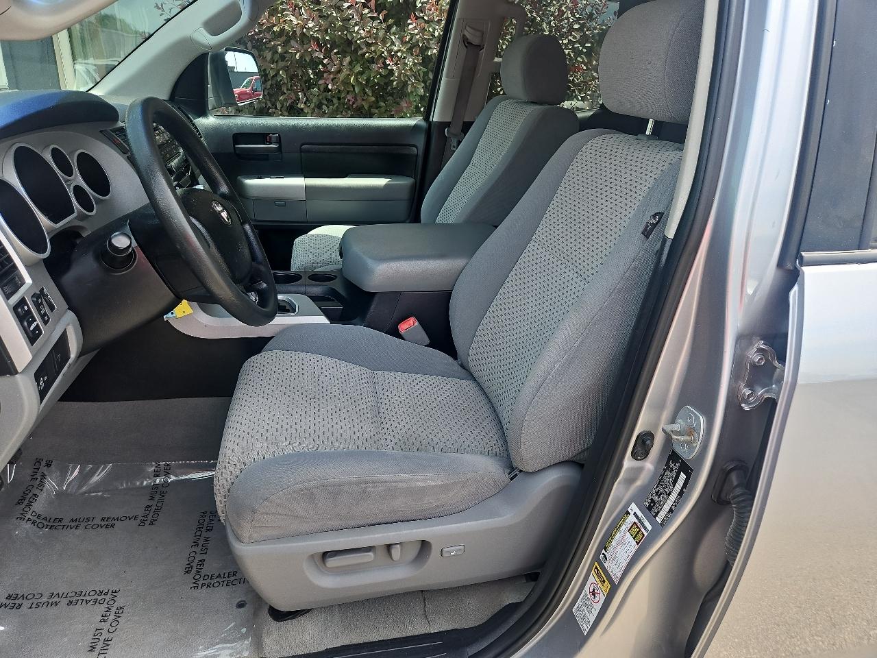 Toyota Tundra 4WD Double 145.7" 5.7L V8 SR5 (Natl 2007