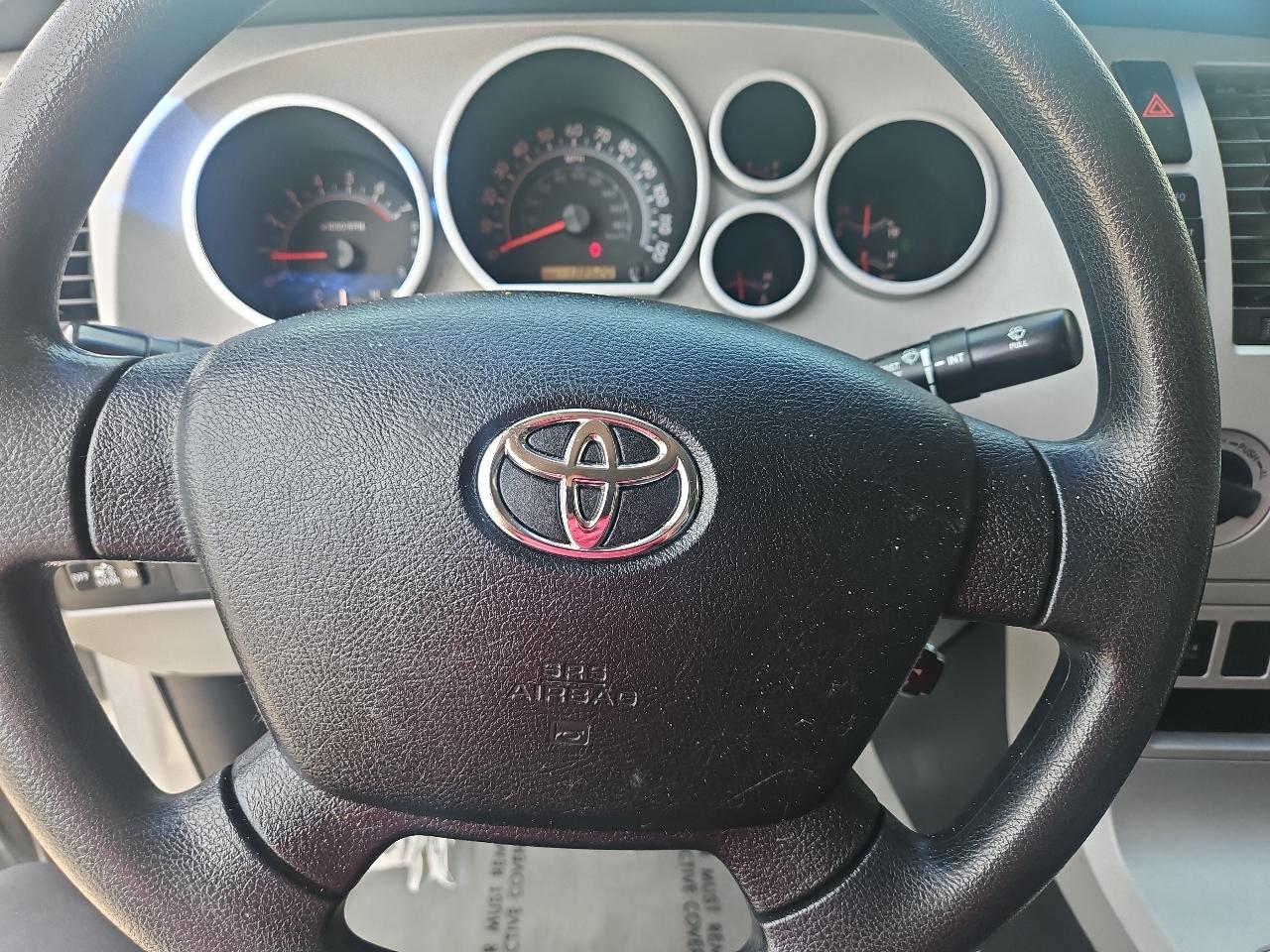 Toyota Tundra 4WD Double 145.7" 5.7L V8 SR5 (Natl 2007